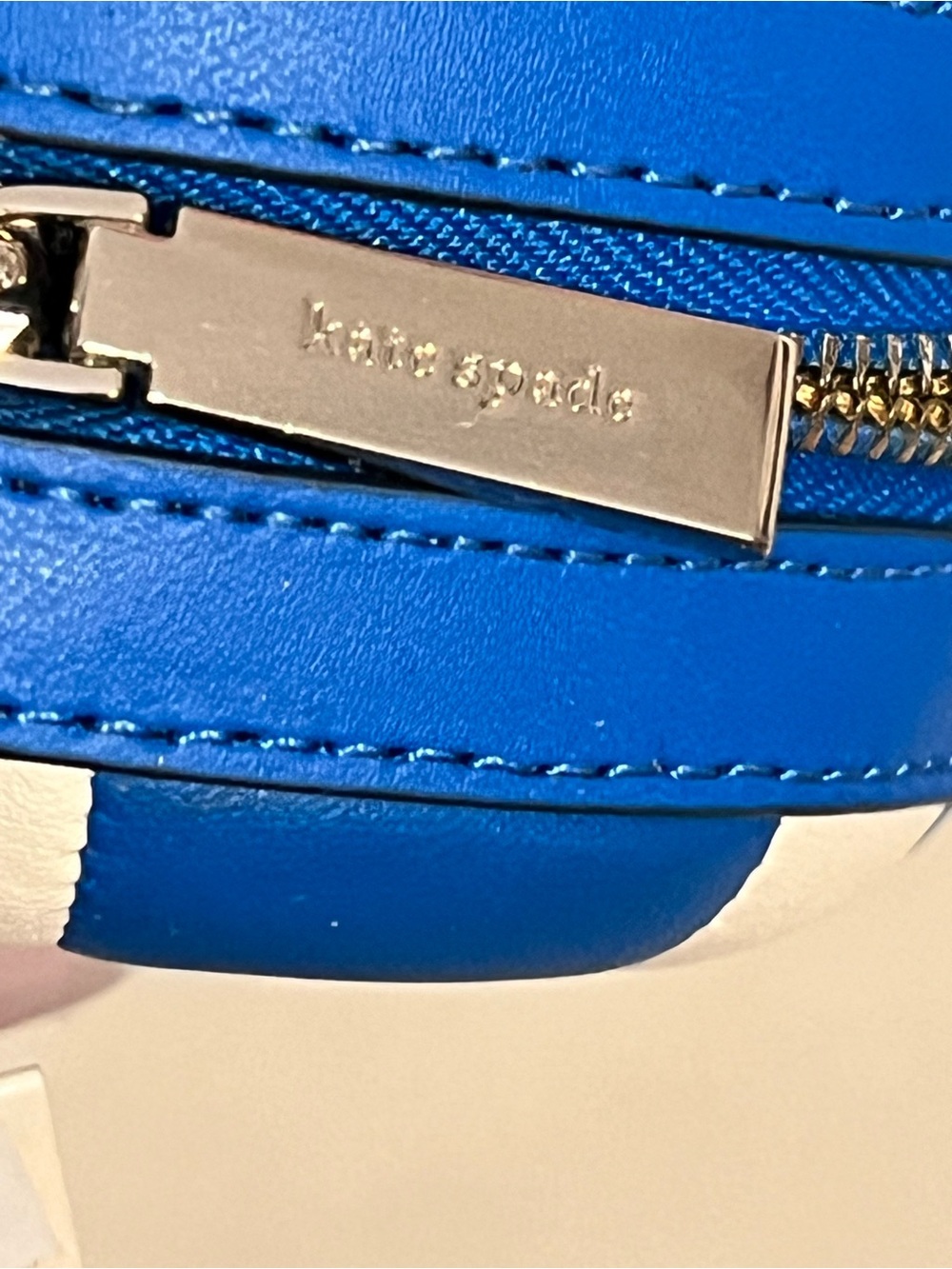 🪩 kate spade Blue & White Lifesaver Pool Float Coin Keyring - Picture 2 of 7